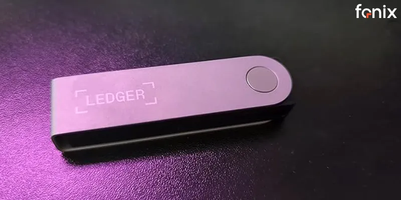 کیف پول سختافزاری لجر نانو ایکس (Ledger Nano X)